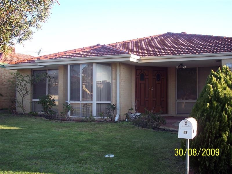38 Nottingham Gardens, Ballajura WA 6066