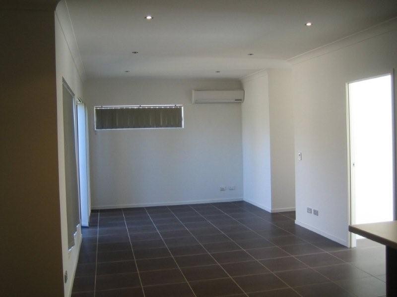 42 Careel Close, Helensvale QLD 4212