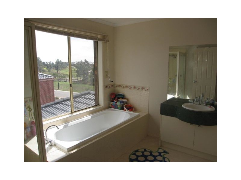 2 Honeyeater Court, Tarneit VIC 3029