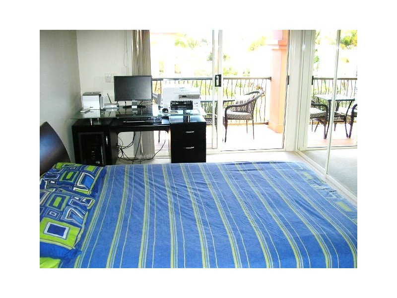 480 Christine Avenue, Varsity Lakes QLD 4227