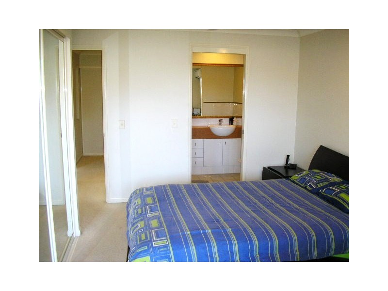 480 Christine Avenue, Varsity Lakes QLD 4227