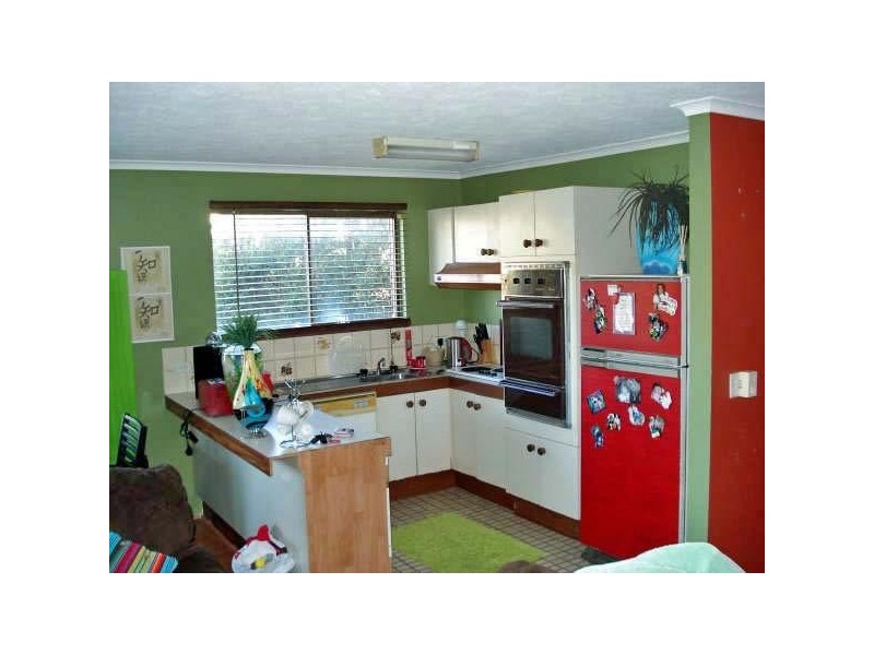 8-10 Weemala Street, Chevron Island QLD 4217