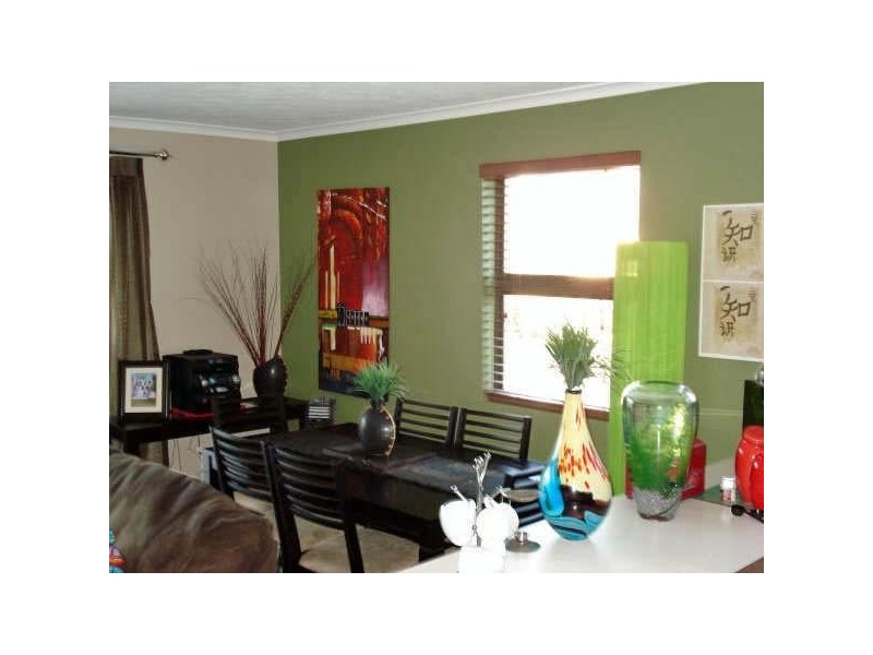 8-10 Weemala Street, Chevron Island QLD 4217