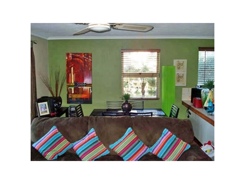 8-10 Weemala Street, Chevron Island QLD 4217