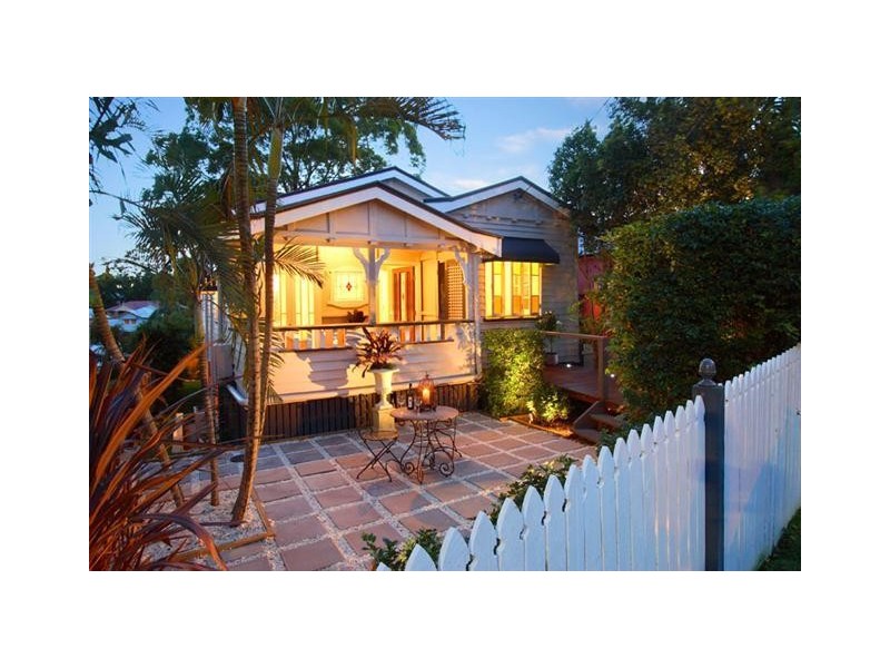 11 Kingsbury Street, Norman Park QLD 4170