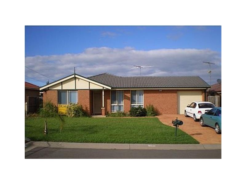 6 Harriet Place, Currans Hill NSW 2567