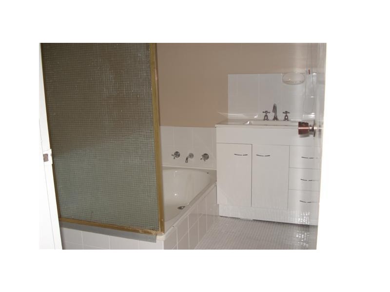 72 Victoria Parade, Midvale WA 6056