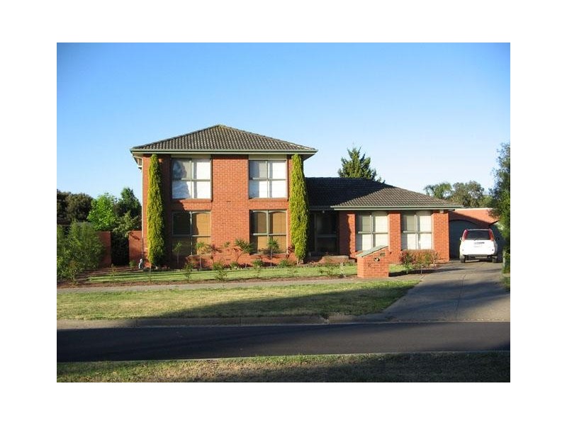 2 Earlston Square, Berwick VIC 3806