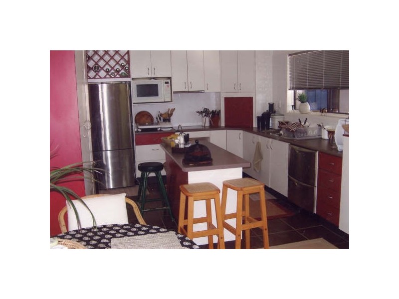 11 Meghan Crescent, Qunaba QLD 4670