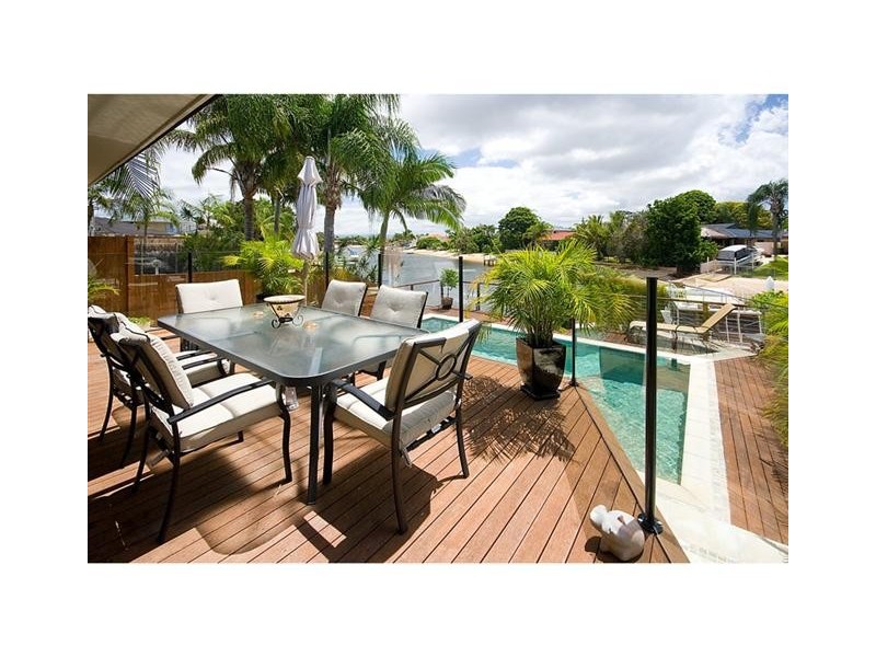 35 Holland Court, Broadbeach Waters QLD 4218