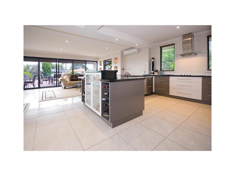 35 Holland Court, Broadbeach Waters QLD 4218