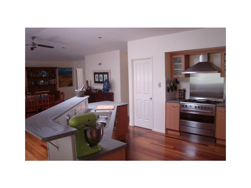 1 Henderson Place, Modanville NSW 2480