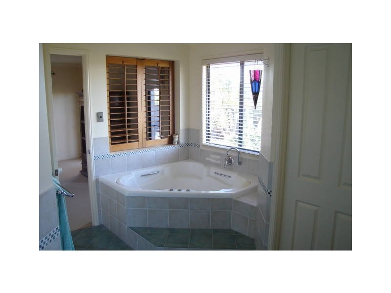 1 Henderson Place, Modanville NSW 2480