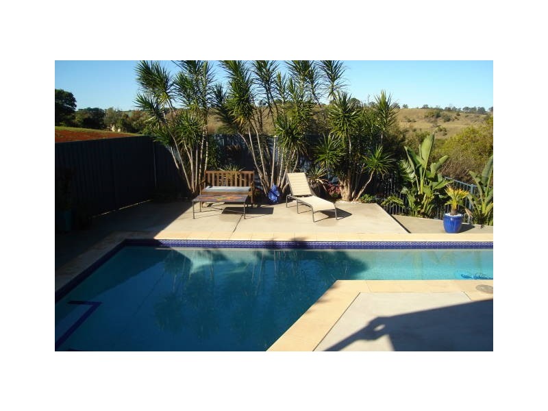 1 Henderson Place, Modanville NSW 2480