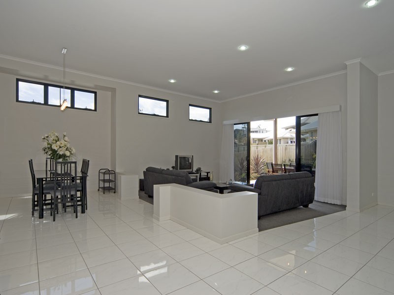 10 Waterhousia Crescent, Brookwater QLD 4300