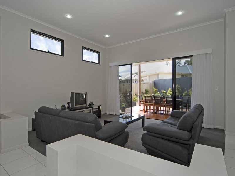 10 Waterhousia Crescent, Brookwater QLD 4300