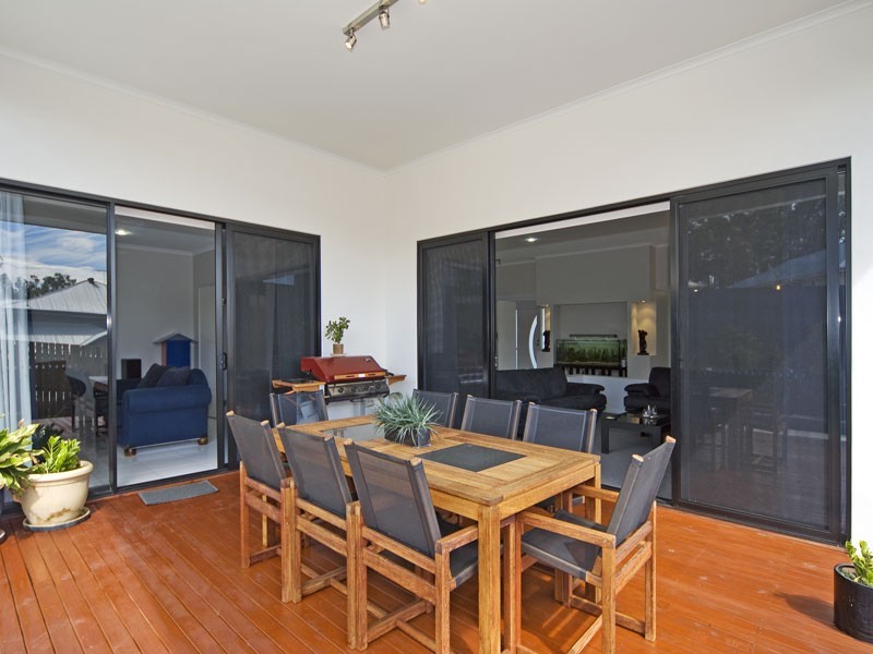 10 Waterhousia Crescent, Brookwater QLD 4300