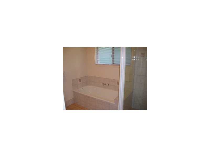 35 Virgil Court, Highland Park QLD 4211