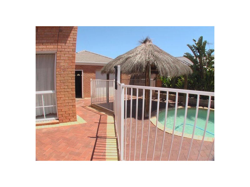 34 Golden Way, Hillside VIC 3037