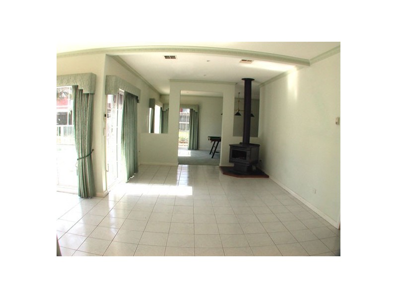 34 Golden Way, Hillside VIC 3037