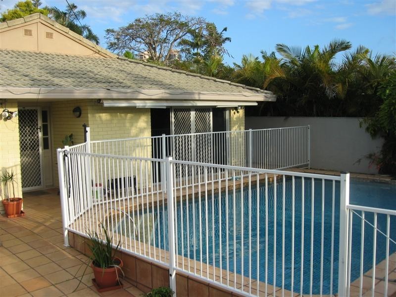 30 Brindisi Avenue, Isle Of Capri QLD 4217