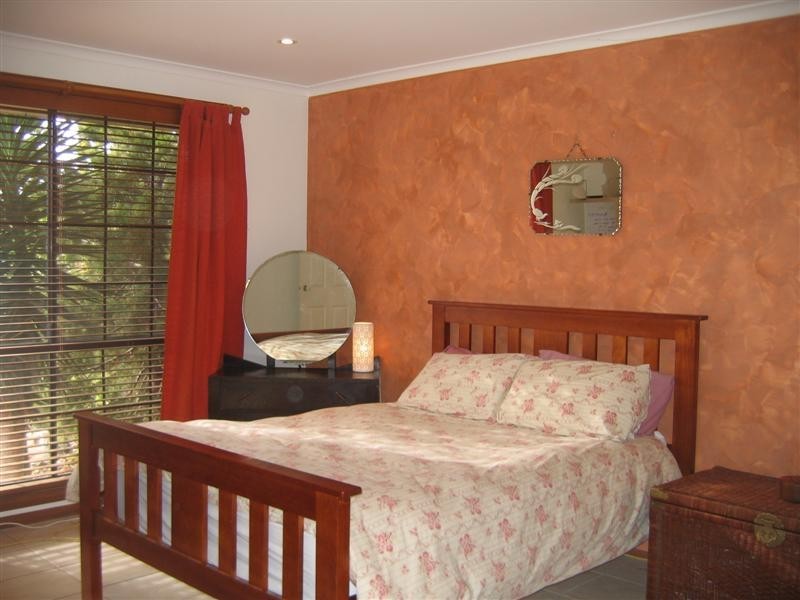 18 Pollywoodside Drive, Altona Meadows VIC 3028