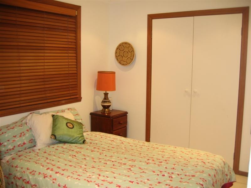 18 Pollywoodside Drive, Altona Meadows VIC 3028