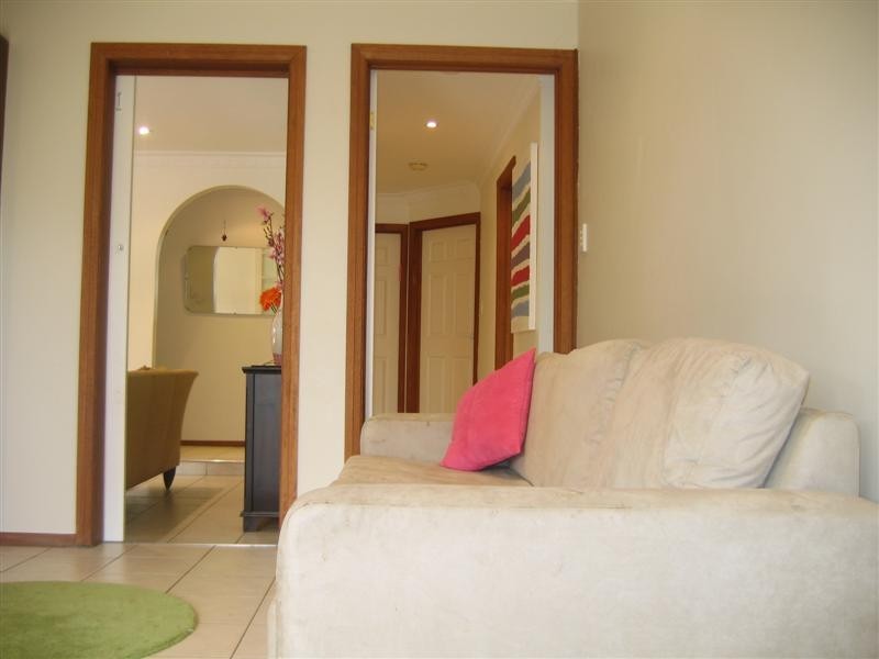 18 Pollywoodside Drive, Altona Meadows VIC 3028