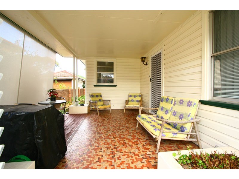 37 Byrarong Avenue, Mangerton NSW 2500