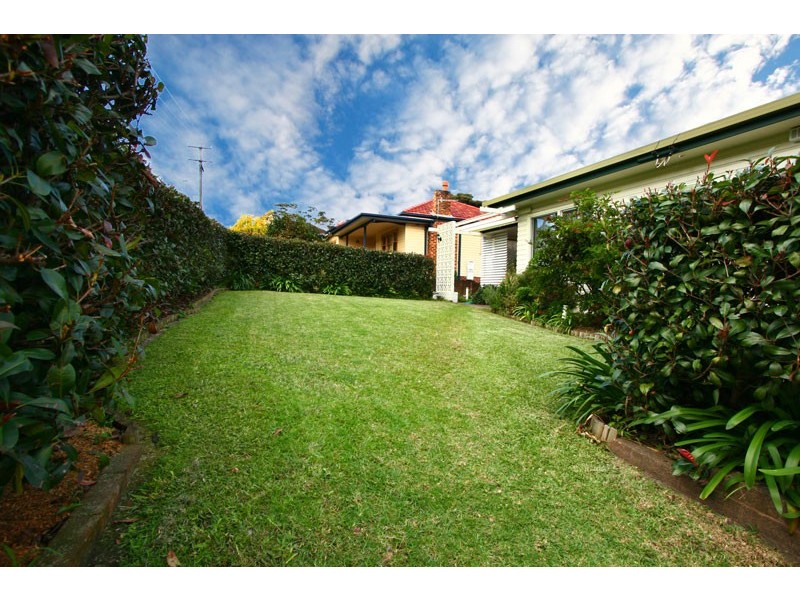 37 Byrarong Avenue, Mangerton NSW 2500