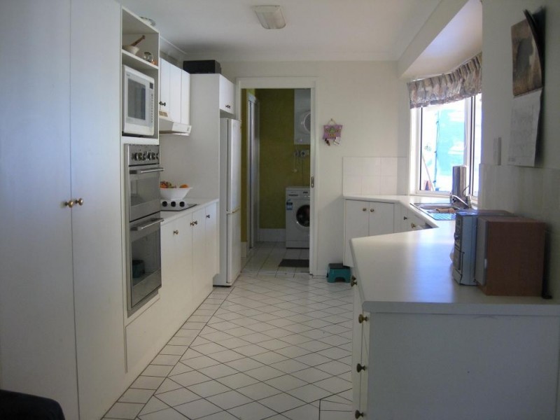 10 Whitewood Place, Arana Hills QLD 4054