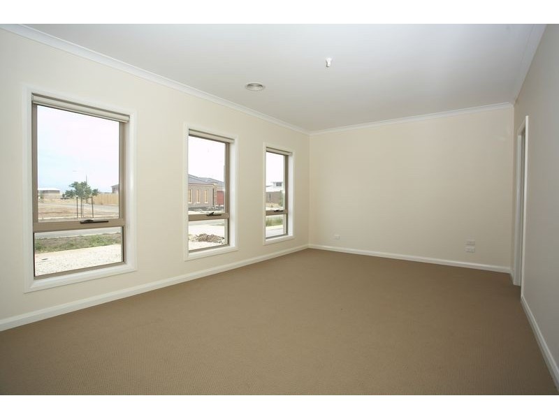 62 Bushlark Crescent, Truganina VIC 3029