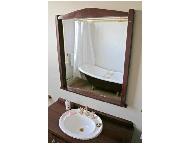 32 Spring Gully Road, Quarry Hill VIC 3550