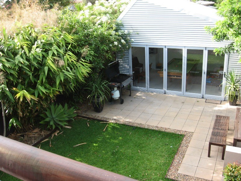 36 Paradise Avenue, Miami QLD 4220