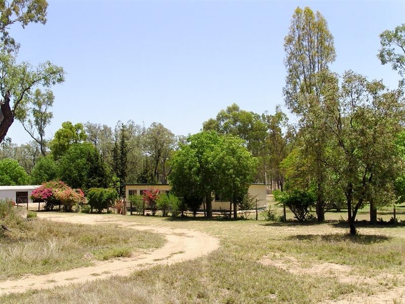 83 River Road, Sapphire QLD 4702