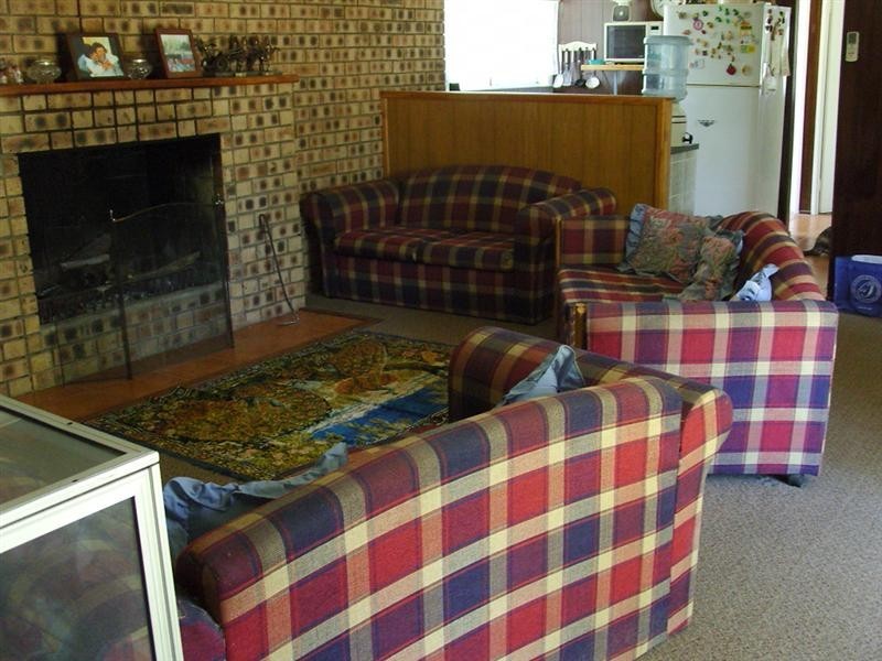 83 River Road, Sapphire QLD 4702