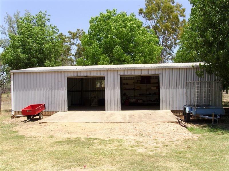 83 River Road, Sapphire QLD 4702