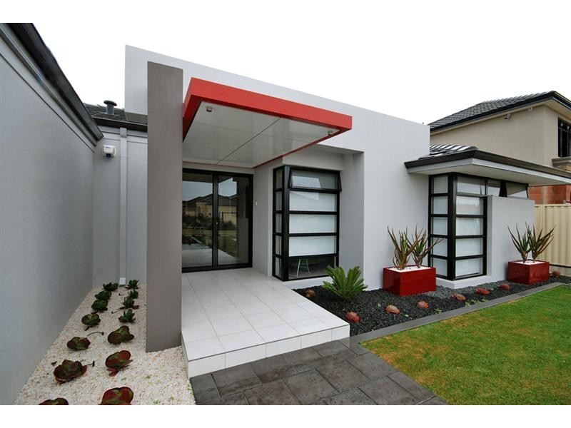 8 Regal Way, Madeley WA 6065