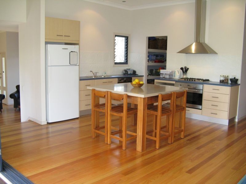 16 White Cedar Road, Pullenvale QLD 4069