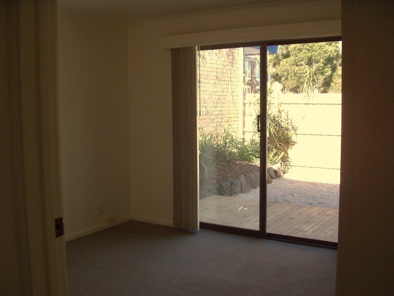 25 Schutt Street, Newport VIC 3015