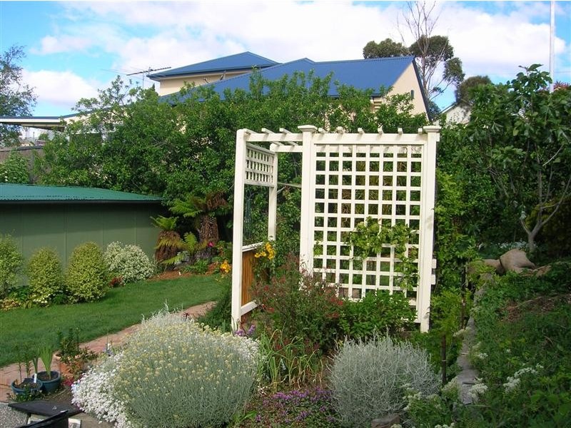 3 Honora Avenue, New Town TAS 7008
