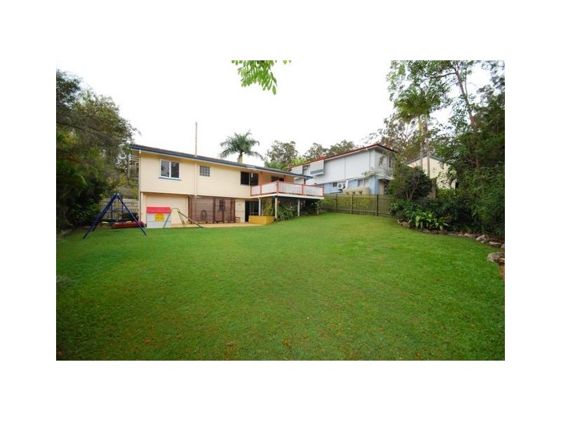 12 Balmore Street, Indooroopilly QLD 4068