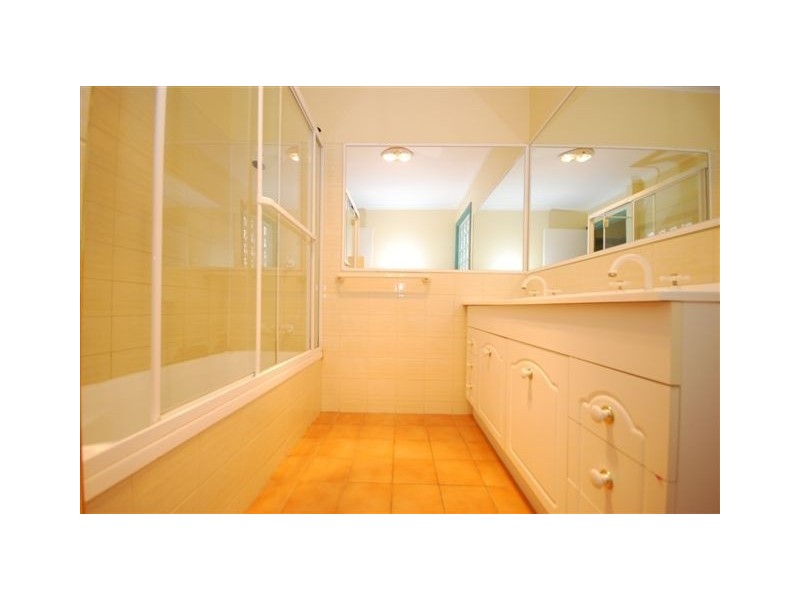 12 Balmore Street, Indooroopilly QLD 4068