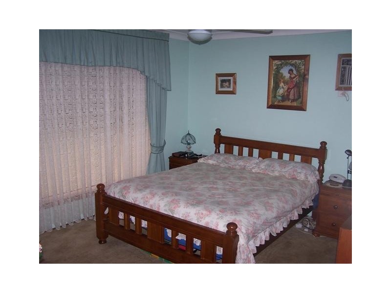 24 Debenham Avenue, Leumeah NSW 2560