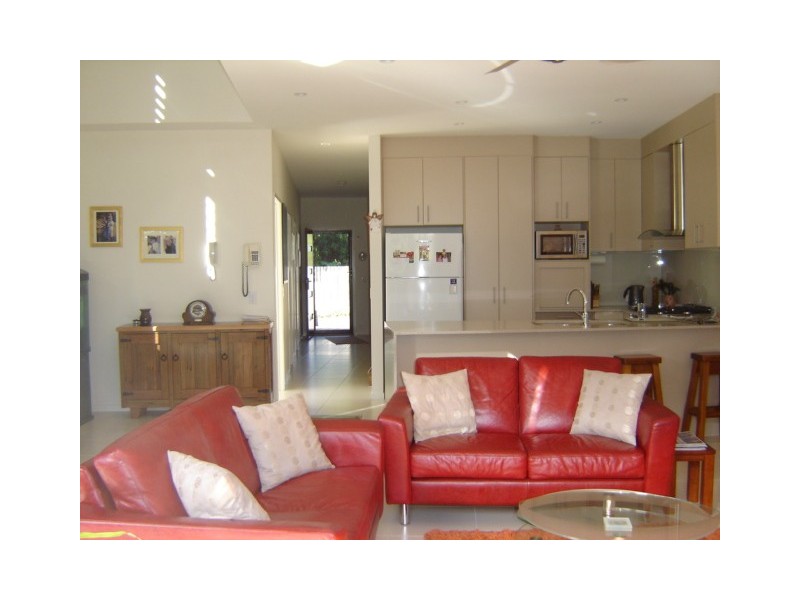 3/8 Hervey Street, Hervey Bay QLD 4655
