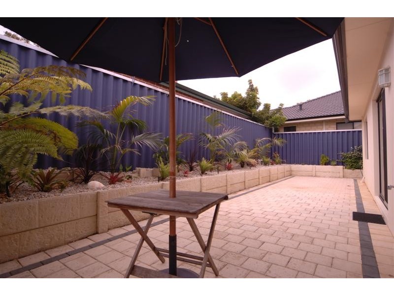 154b Huntriss Road, Doubleview WA 6018