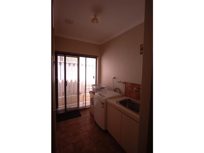 154b Huntriss Road, Doubleview WA 6018