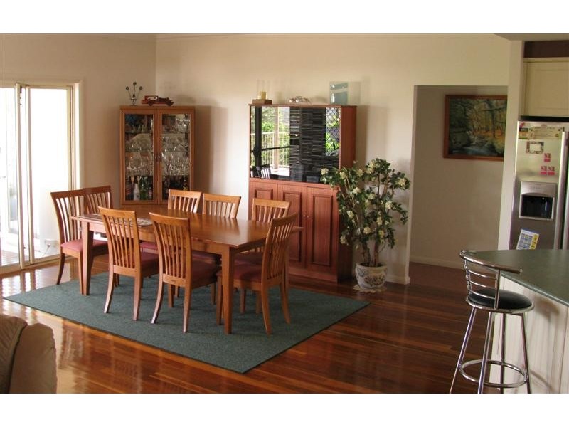11 Huxley Court, Pacific Pines QLD 4211