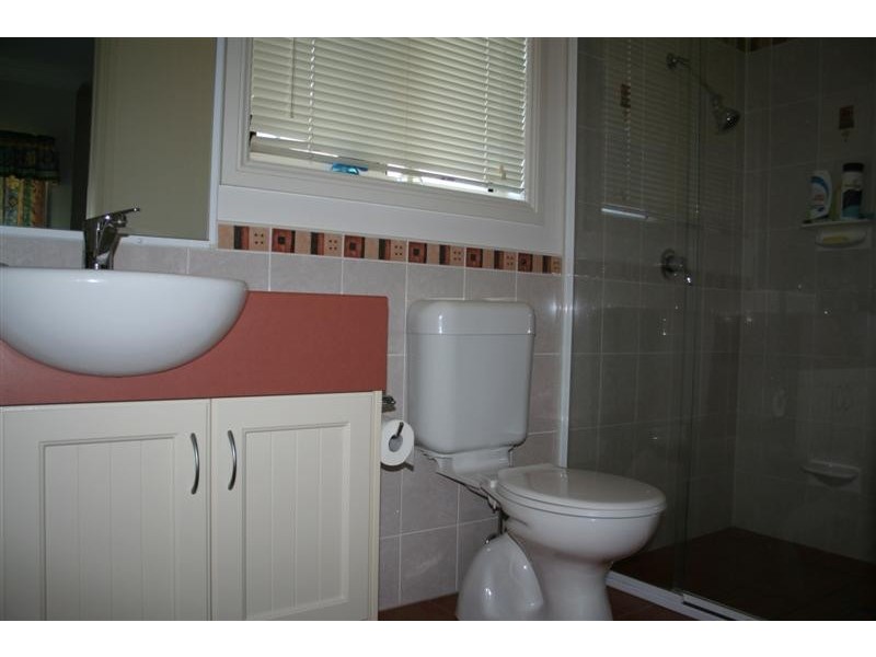 11 Huxley Court, Pacific Pines QLD 4211