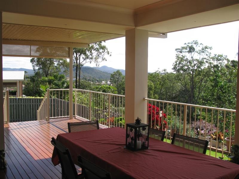 11 Huxley Court, Pacific Pines QLD 4211